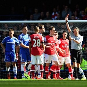 Banding Ganda Arsenal Sukses, Gibbs dan Oxlade-Chamberlain Tak Kena Hukuman