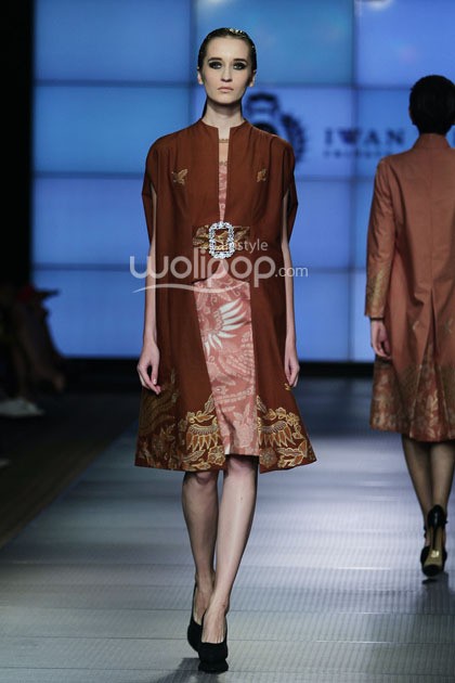 Iwan Tirta Regalia. Plaza Indonesia Fashion Week 2014 at Function Hall Plaza Indonesia Lt.2. Jakarta. [Foto: Mohammad Abduh/Wolipop]
