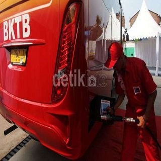 LCGC Dapat Insentif Pajak, Kenapa Mobil Pakai BBG Tidak?
