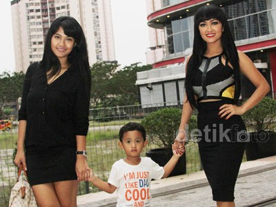Yuk, Kenalan dengan Adik Julia Perez