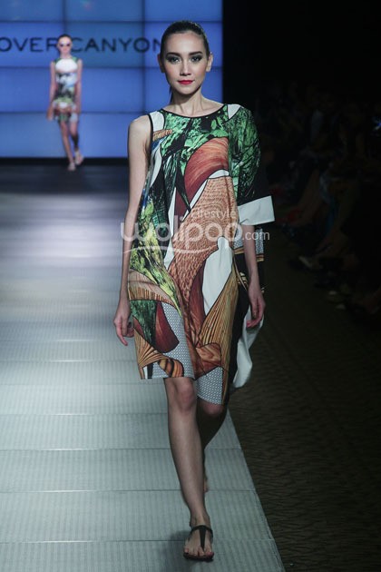 Farah Khan Clover Canyon. Plaza Indonesia Fashion Week 2014 at Function Hall Plaza Indonesia Lt.2. Jakarta. [Foto: Mohammad Abduh/Wolipop]