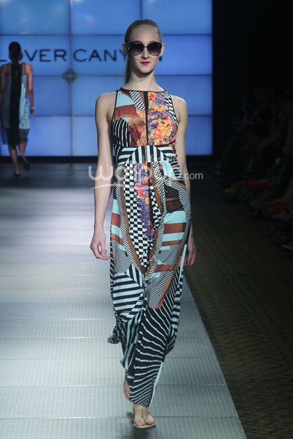 Farah Khan Clover Canyon. Plaza Indonesia Fashion Week 2014 at Function Hall Plaza Indonesia Lt.2. Jakarta. [Foto: Mohammad Abduh/Wolipop]