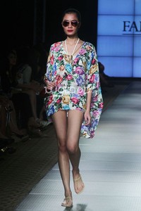 Farah Khan Resort. Plaza Indonesia Fashion Week 2014 at Function Hall Plaza Indonesia Lt.2. Jakarta. [Foto: Mohammad Abduh/Wolipop]