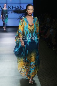 Farah Khan Resort. Plaza Indonesia Fashion Week 2014 at Function Hall Plaza Indonesia Lt.2. Jakarta. [Foto: Mohammad Abduh/Wolipop]