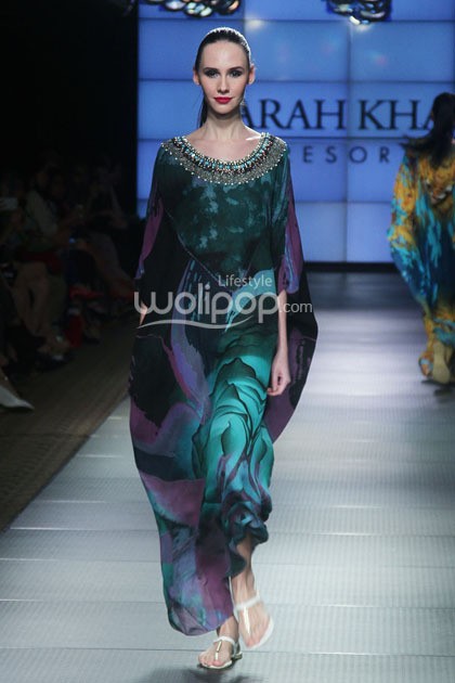 Farah Khan Resort. Plaza Indonesia Fashion Week 2014 at Function Hall Plaza Indonesia Lt.2. Jakarta. [Foto: Mohammad Abduh/Wolipop]