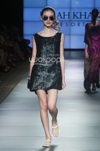 Farah Khan Resort. Plaza Indonesia Fashion Week 2014 at Function Hall Plaza Indonesia Lt.2. Jakarta. [Foto: Mohammad Abduh/Wolipop]