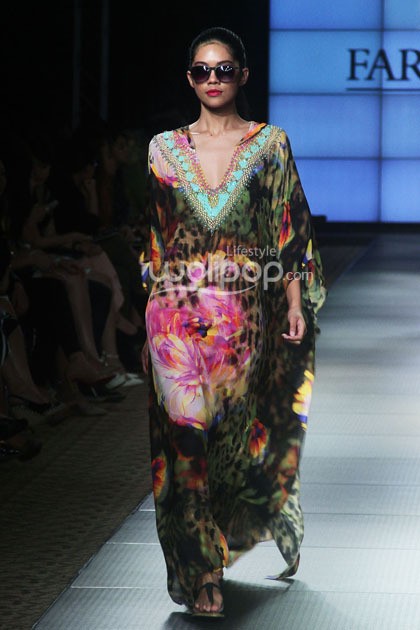 Farah Khan Resort. Plaza Indonesia Fashion Week 2014 at Function Hall Plaza Indonesia Lt.2. Jakarta. [Foto: Mohammad Abduh/Wolipop]