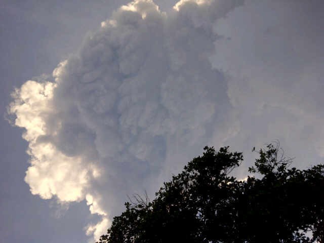 Geliat Merapi Bukan Erupsi Magmatis, Ini Analisis Lengkap BPPTKG