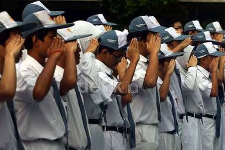4 Sorotan Pelajar Bersekolah di Pagi Buta