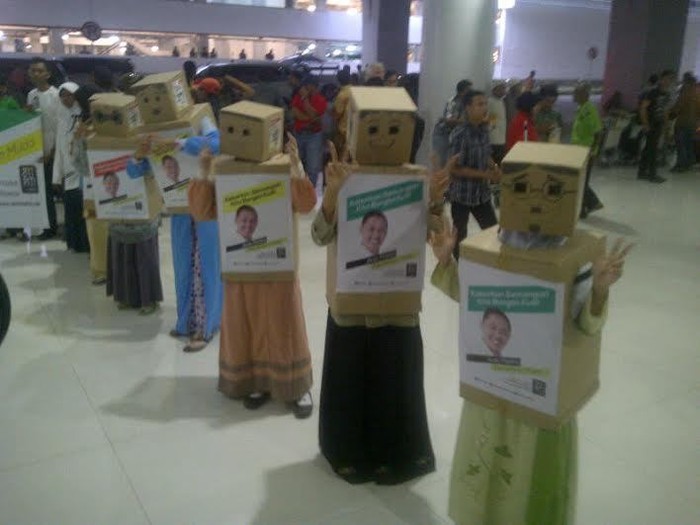 Kampanye di Balikpapan, Anis Matta Disambut Boneka Danbo