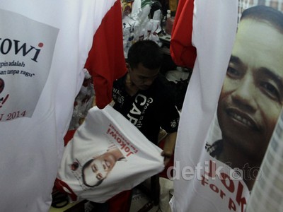 Kaos Jokowi Diburu Warga