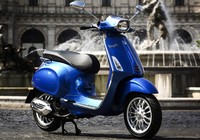 Sprint modern kini mewakili aura sporty dan dinamis di merek tersebut karena memadukan desain Primavera di masa kini dan Sprint di masa lalu sebagai inspirasinya. Pool/Vespa.