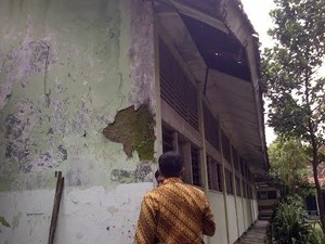 6 Ruang Kelas SMK 48 Jakarta Ini Buat Murid Mengungsi Kala Hujan
