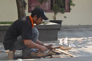 Ruri Tukang Sapu Museum Berhasil Menjual Hasta Karya ke Luar Negeri