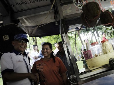 Pramono Edhie Sapa Pedagang di Semarang