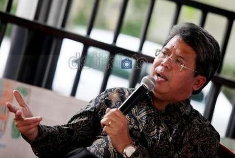 Kisah Todung Mulya Lubis, Berhenti Merokok karena Bosan Dimarahi Istri
