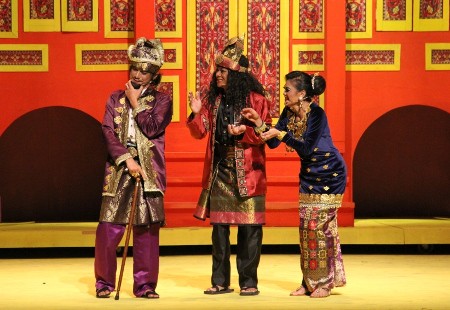 Demian Kasih Kejutan di Drama Musikal Siti Nurbaya