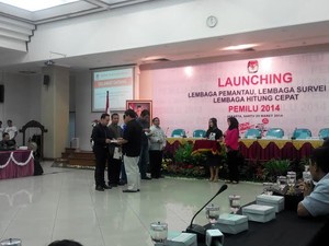 KPU Luncurkan 56 Lembaga Survei dan 19 Lembaga Pemantau Pemilu 2014