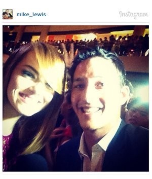 Mike Lewis Selfie Bareng Emma Stone di Premiere The Amazing Spiderman 2