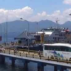 Jelang Nyepi, Pelabuhan Ketapang Banyuwangi Dipadati Ribuan Pemudik