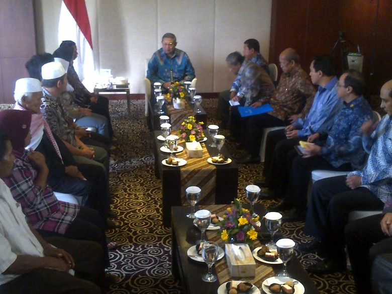 Bertemu 4 Keluarga TKI, SBY: 246 WNI Menunggu Pengampunan Hukuman Mati Bertemu 4 Keluarga TKI, SBY: 246 WNI Menunggu Pengampunan Hukuman Mati