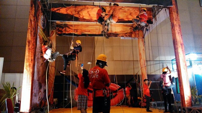 Ada Wahana Panjat 1 Tali Di Deep & Extreme 2014, Menantang!