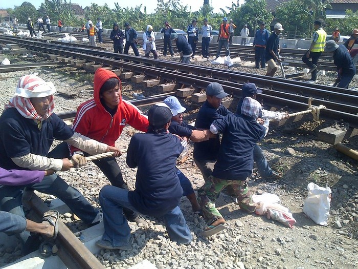Bulan Depan, Jakarta-Surabaya Tersambung dengan Rel Kereta Ganda