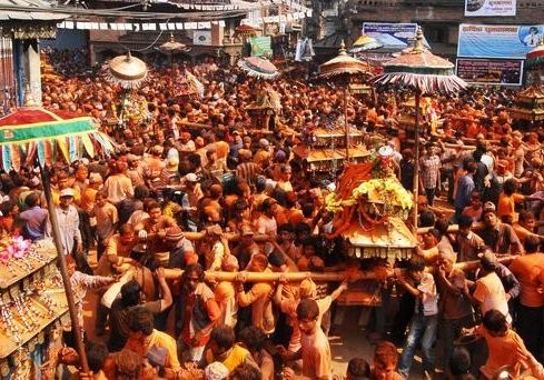 Festival Penis dan 7 Acara Unik di Bulan April (1)