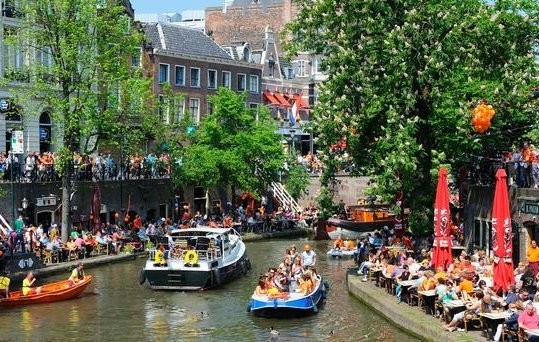 Festival Penis dan 7 Acara Unik di Bulan April (2)