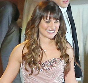 Lea Michele Pakai Gaun Rancangan Sebastian Gunawan di Serial Glee Terbaru