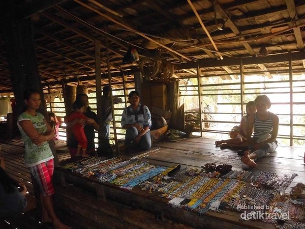 Mengenal Suku  Dayak  Tamambaloh di Kapuas Hulu