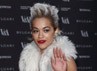 Rita Ora Eksis Berambut Putih