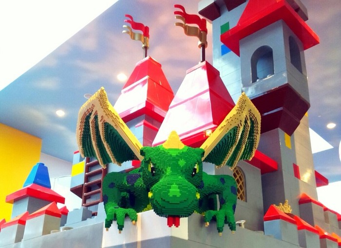 Wah! Ada Naga di Lobi LEGOLAND Hotel Malaysia