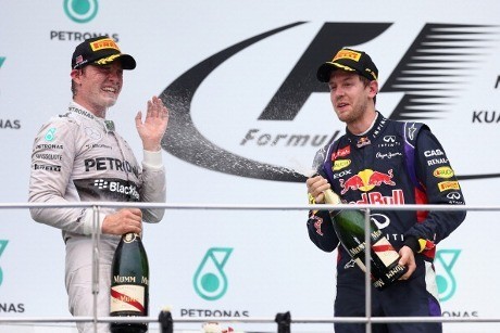 Mercedes Waspadai Kebangkitan Vettel Bersama Red Bull