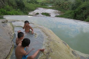 Penat, Capek? Liburan Sambil Mandi Yuk!