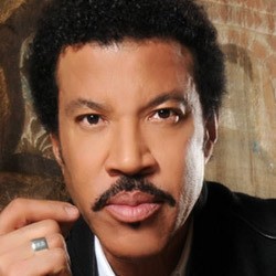 Konser Nostalgia Lionel Richie di Jakarta Berlangsung Meriah