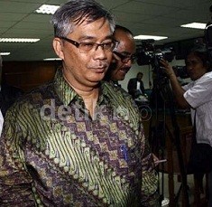 Akil Beli Mobil Mercy dan Crowne Pakai Duit Diduga dari Pihak Berperkara
