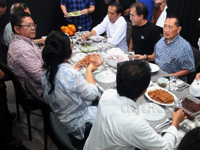 Makan Malam Jokowi dan Iwan Fals