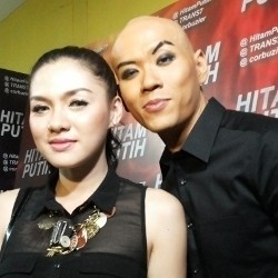 Ditanya Kapan Nikah dengan Deddy Corbuzier, Vicky: Aku Sahabat Aja