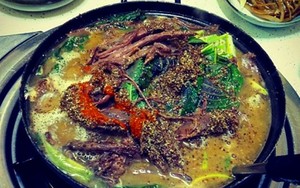 Wah! Di Korea Juga Ada Sup Daging Anjing