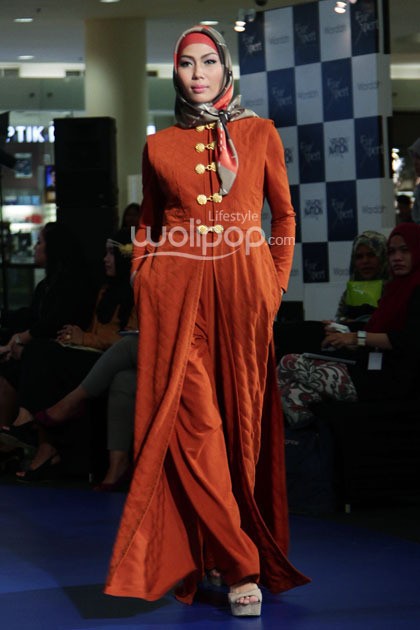 Norma Moi Equestrian. Fashion Nation 2014 Vivacious and Vigorous at Senayan City. Jakarta. [Foto: Mohammad Abduh/Wolipop]