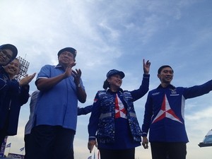 Kampanye Terakhir PD, SBY Dielu-elukan Ribuan Massa di Sidoarjo