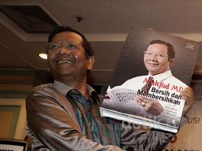 Peluncuran Buku Mahfud MD
