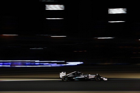 Hamilton Catat Waktu Tercepat Lagi, Mercedes Dominasi Sesi Latihan