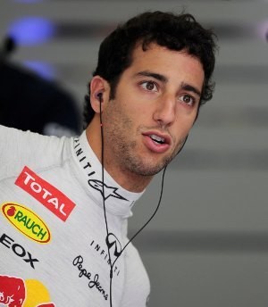 Penalti Bikin Ricciardo Fokus Kejar Poin, Bukan Podium