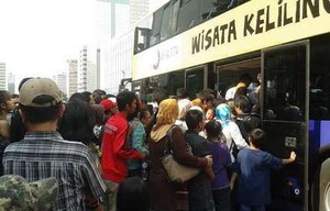 Produsen Bus Tingkat Wisata Weichai Jamin Servis Berkala