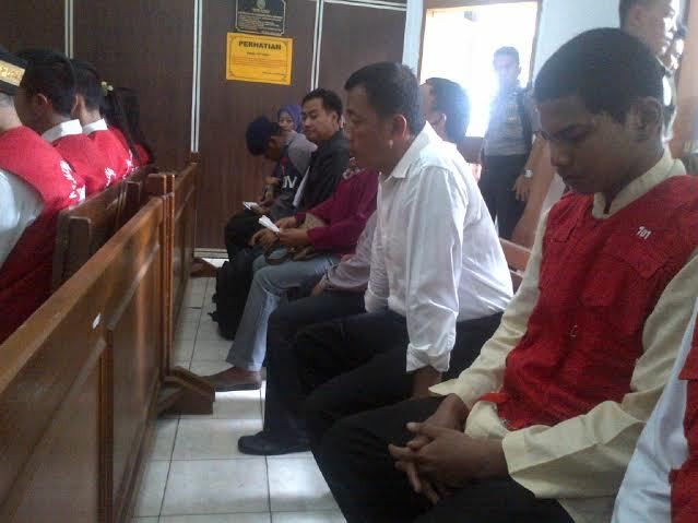 Istri Brimob yang Dibunuh Kernet Metro Mini Ngamuk Usai Sidang Dakwaan