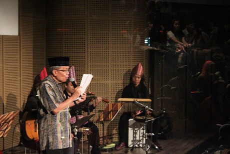 Haru Biru Taufik Ismail Pada Pementasan Dendang Sajak Penyair Minang