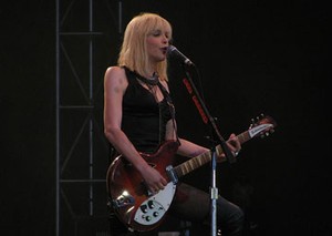 Disamakan dengan Yoko Ono, Courtney Love Keberatan