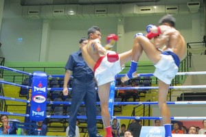 Bak! Buk! Menonton Thai Boxing Berdarah-darah di Bangkok